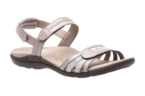 Abeo Ayla slip-on sneaker with arch support. . Abeo sandals